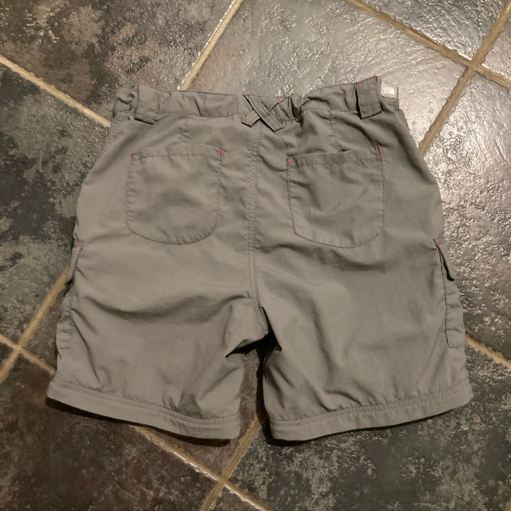 The North Face Girls Cargo Shorts Size XL - Picture 7 of 11
